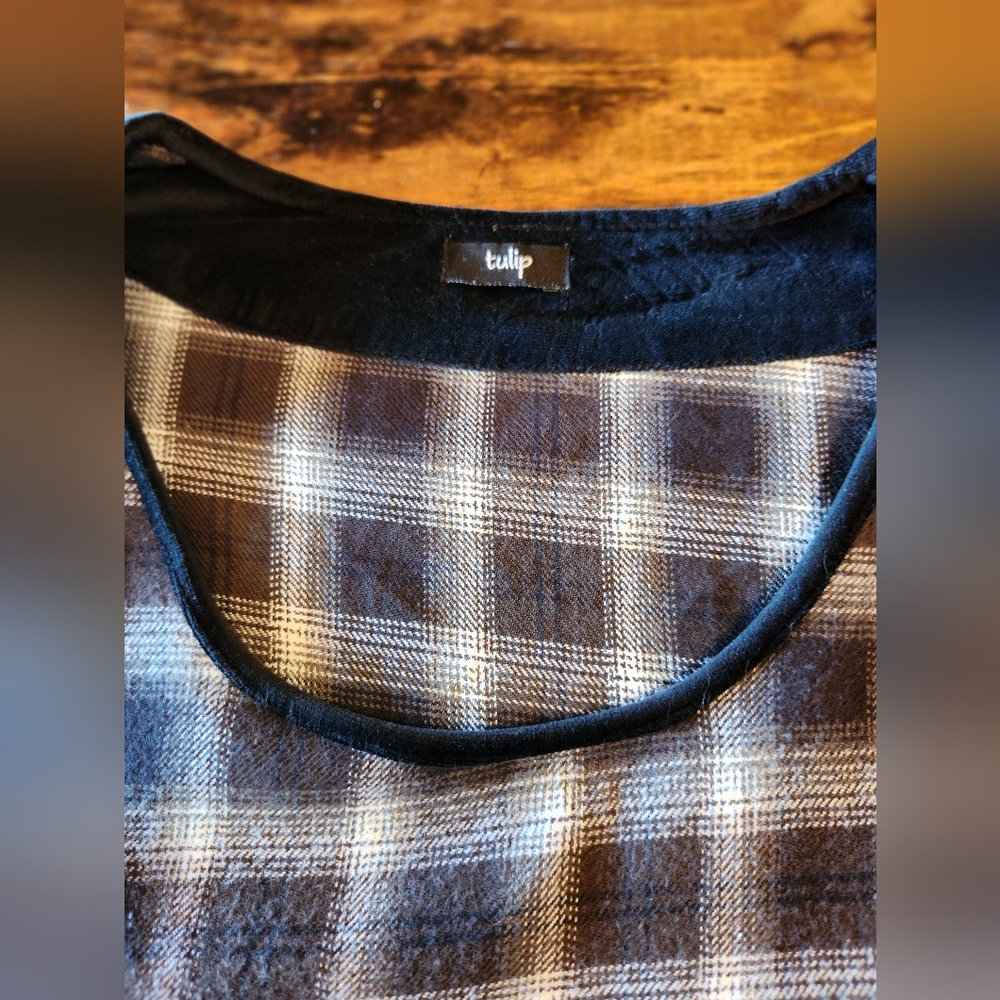 TULIP Brand Tunic.  SIZE XL   Black and White Flannel trimmed with Black Velvet - Picture 4 of 7